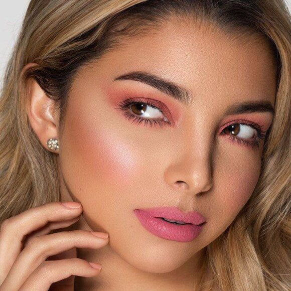 MAC Powder Kiss Soft Matte Eyeshadow - A Little Tamed - Picture 2 of 4